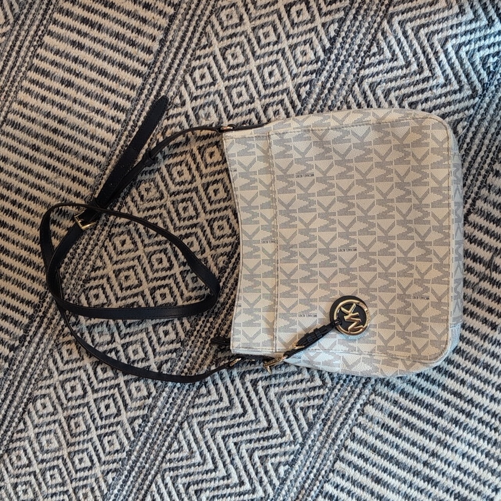 Michael kors bag crossbody